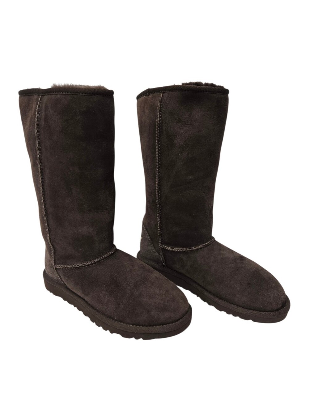 NWOT UGG Classic II Boots in Burnt Cedar